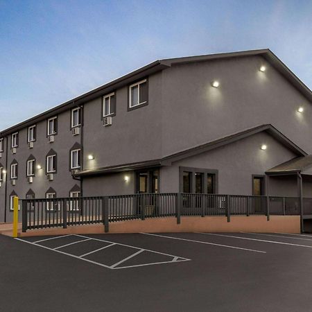 Super 8 By Wyndham Columbus Edinburgh Exterior foto