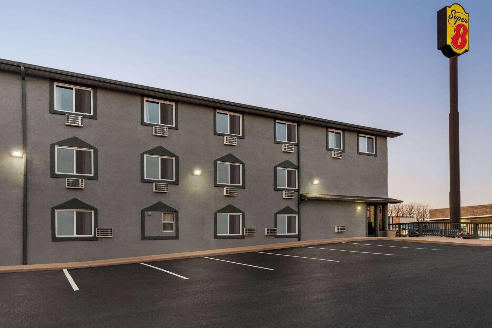 Super 8 By Wyndham Columbus Edinburgh Exterior foto